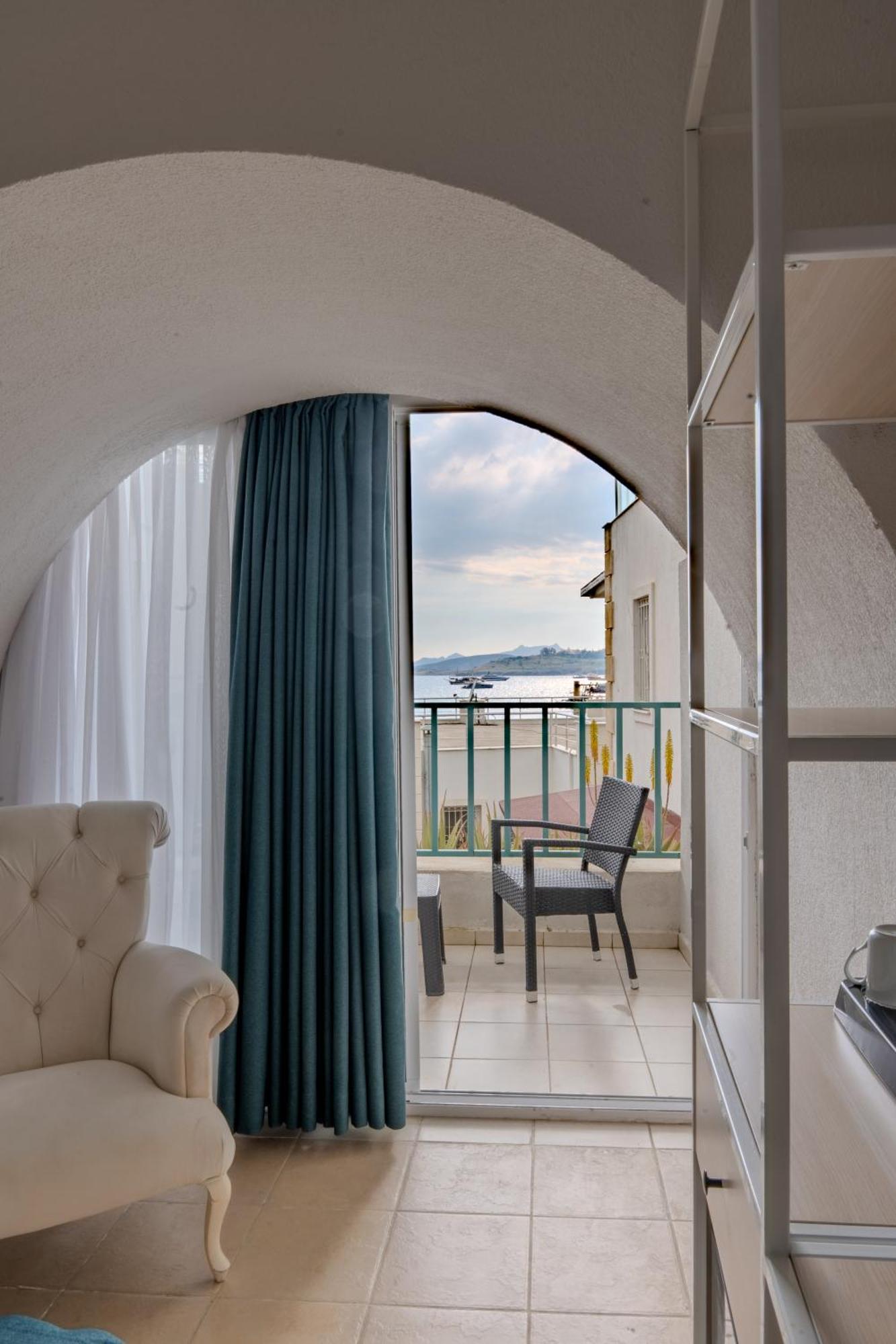 Mia Hill Bodrum